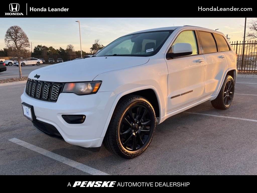 Used 2017 Jeep Grand Cherokee Altitude image 1
