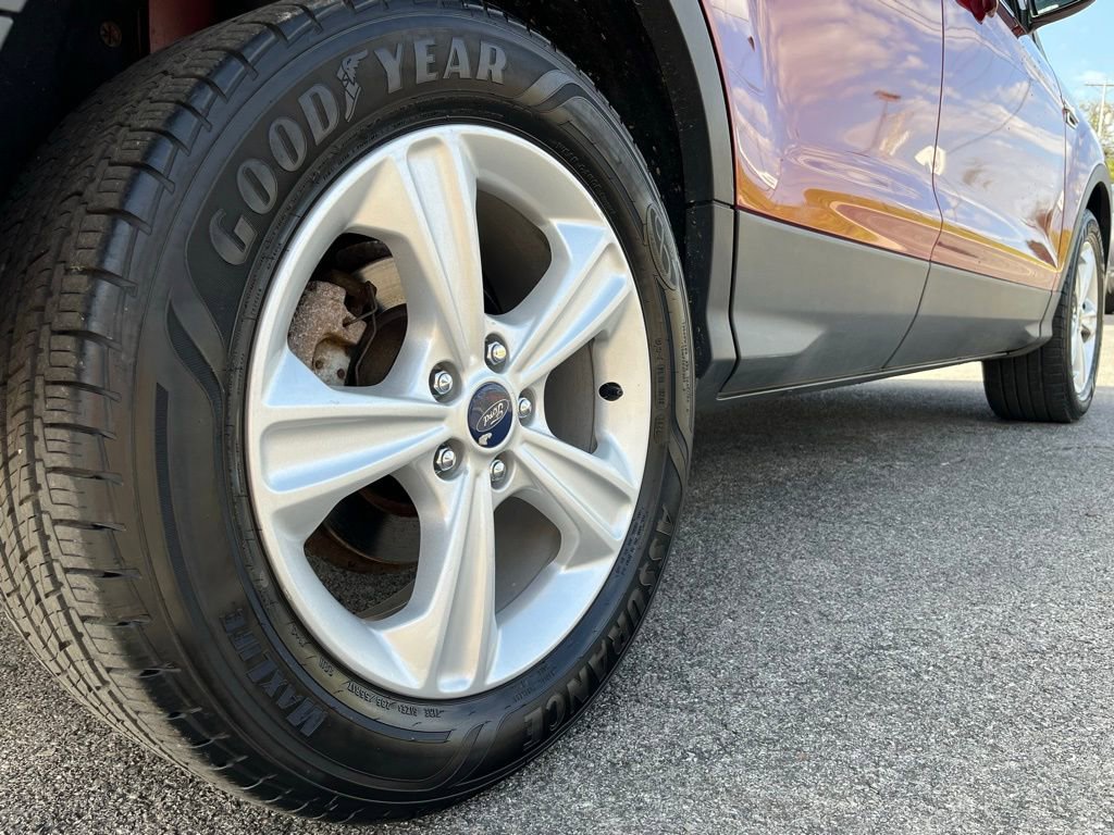 Used 2015 Ford Escape SE image 10