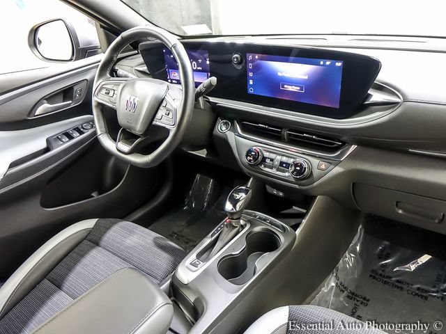 Used 2024 Buick Envista Preferred FWD image 23