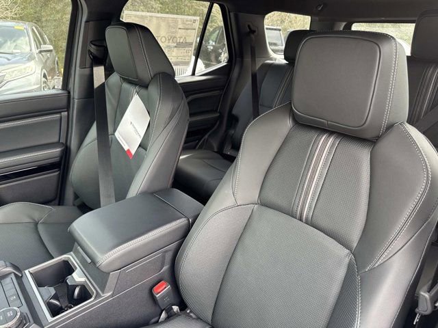 New 2025 Toyota 4Runner Limited AWD/4WD image 12