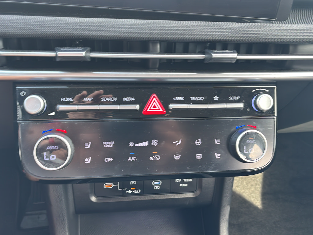 Used 2025 Hyundai Tucson Limited AWD/4WD image 27