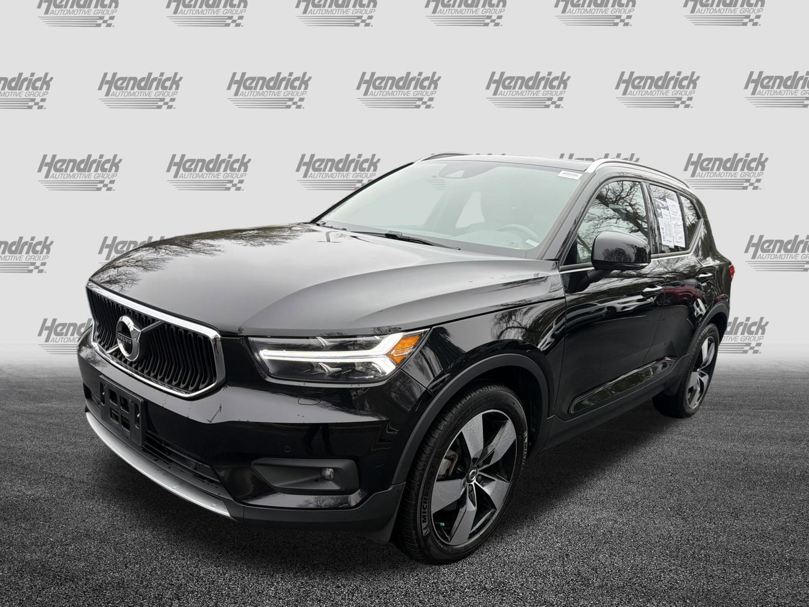 Used 2020 Volvo XC40 T5 Momentum w/ Protection Package Premier image 5