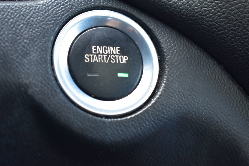 Used 2018 Chevrolet Equinox LT image 32