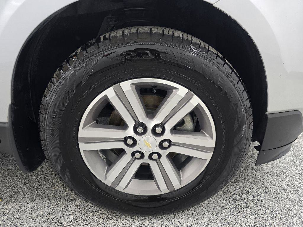 Used 2017 Chevrolet Traverse LT FWD image 32