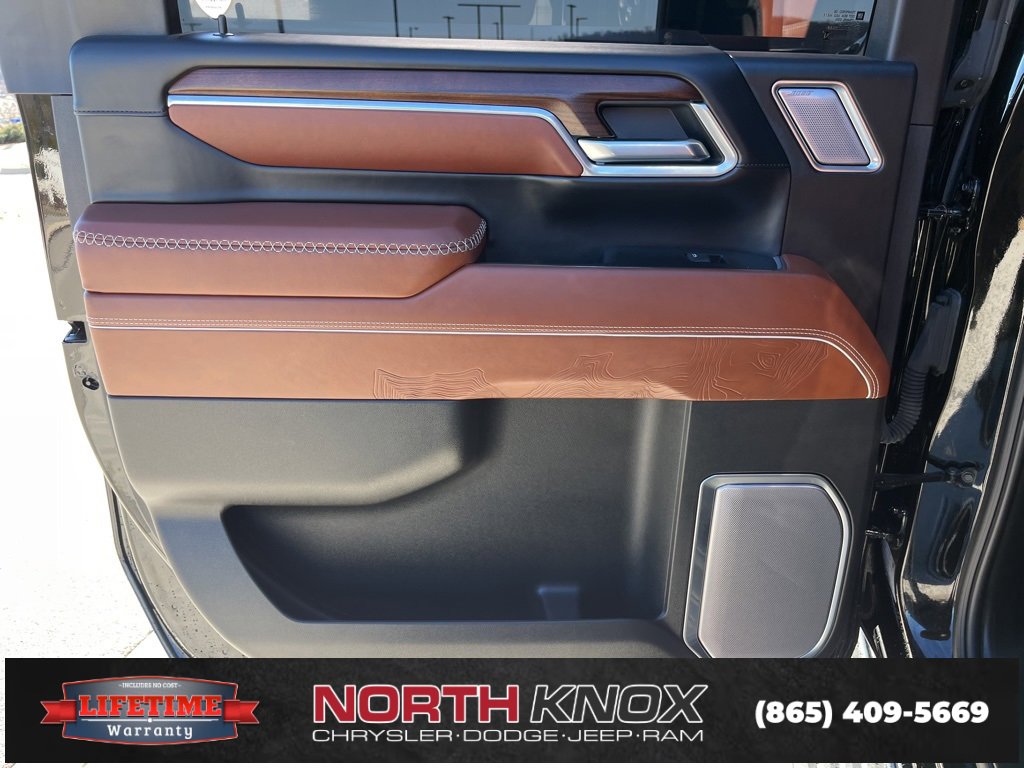Used 2025 GMC Sierra 2500 Denali Ultimate image 17