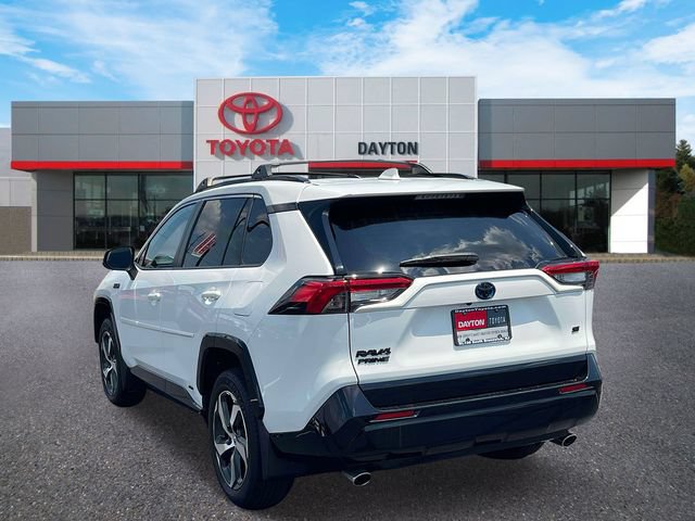 Used 2022 Toyota RAV4 SE w/ Weather & Moonroof Package AWD/4WD image 4