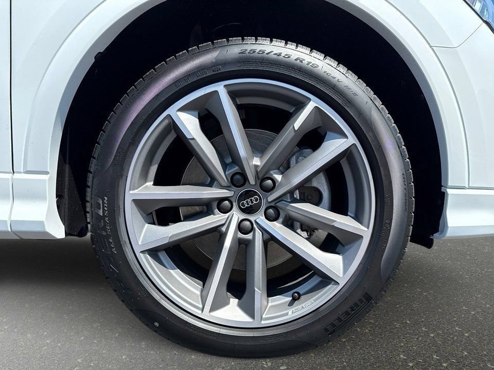 Certified 2025 Audi Q3 2.0T Premium w/ Convenience Package AWD/4WD image 8