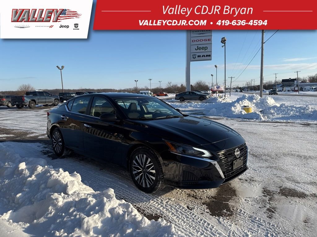 Used 2024 Nissan Altima 2.5 SV