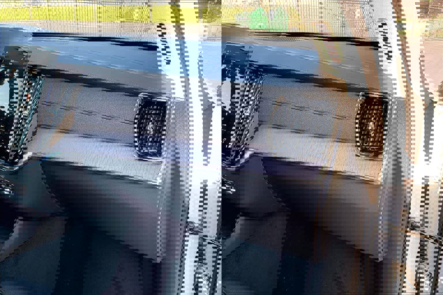 New 2026 Volvo XC90 B6 Ultra w/ Protection Package image 29