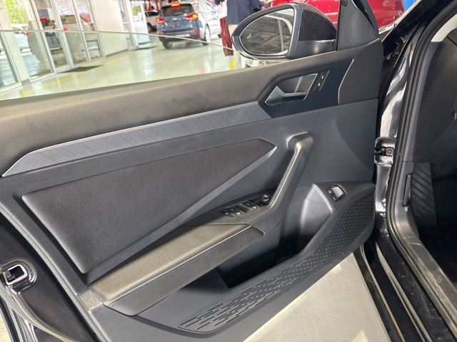 Used 2024 Volkswagen Jetta SE FWD image 7
