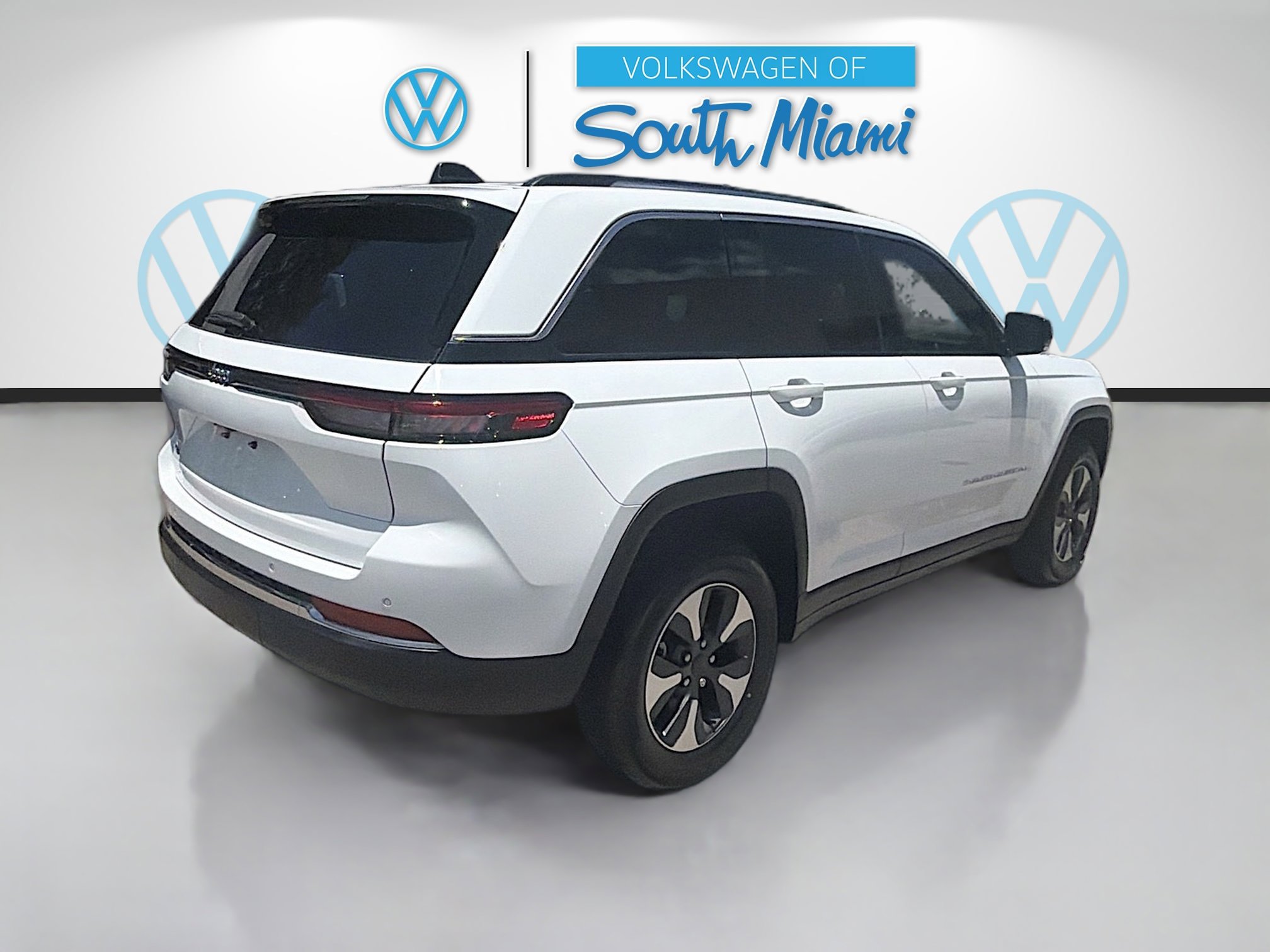 Used 2022 Jeep Grand Cherokee Limited 4xe w/ Luxury Tech Group II AWD/4WD image 7