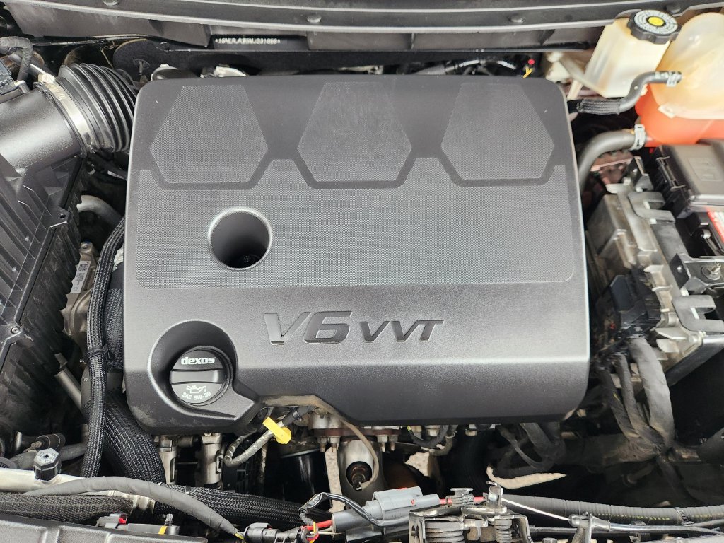 Used 2021 Chevrolet Traverse RS w/ LPO, Floor Liner Package FWD image 39