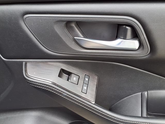 Used 2024 Nissan Rogue SV FWD image 26