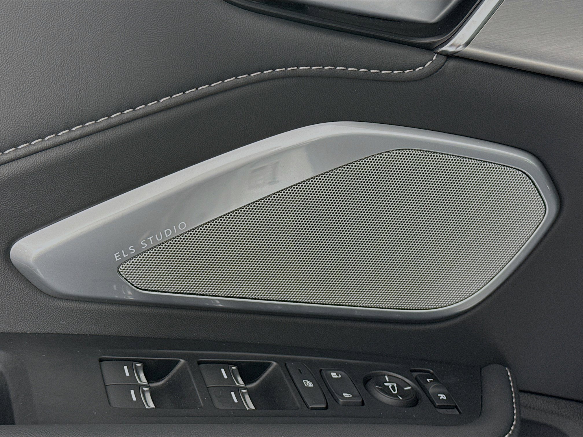 Used 2025 Acura RDX SH-AWD w/ Technology Package image 19