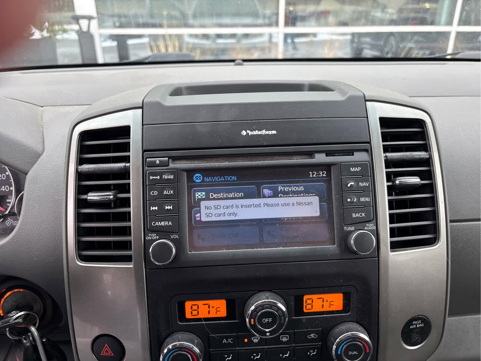 Used 2013 Nissan Frontier SL w/ Moonroof Pkg image 9