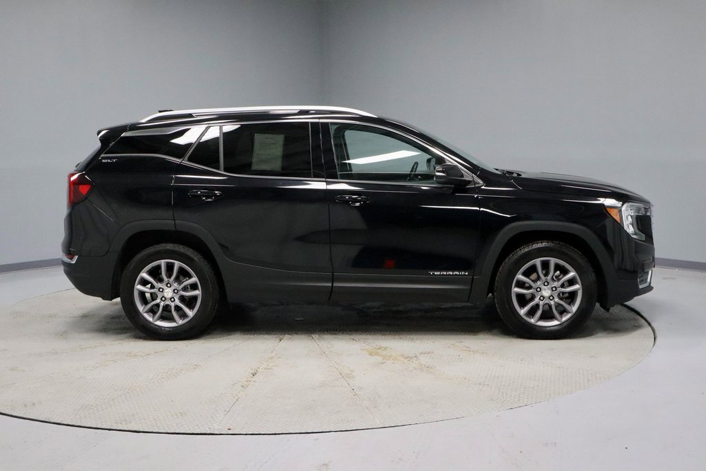 Used 2024 GMC Terrain SLT image 12