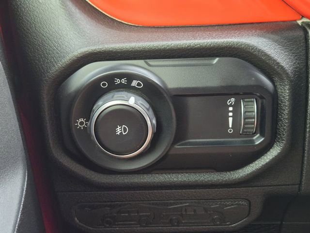 Certified 2025 Jeep Wrangler Sport image 25