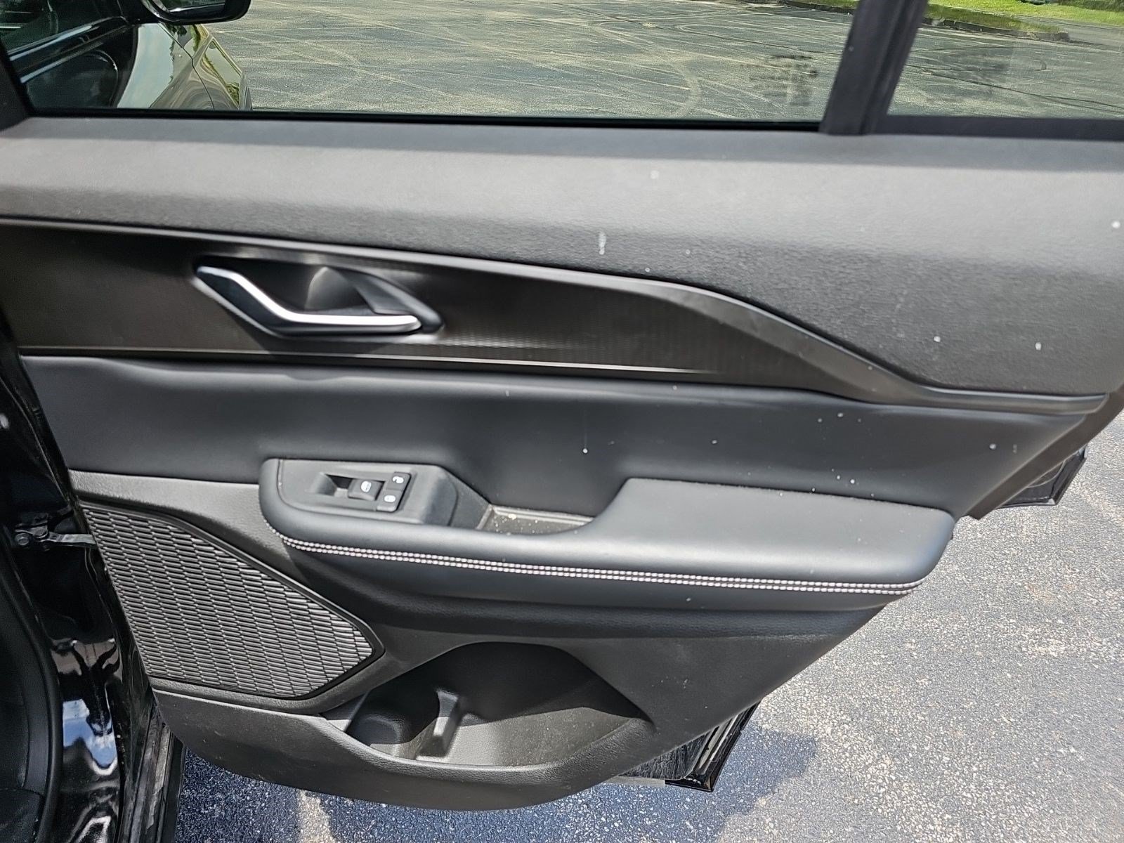 Used 2023 Jeep Grand Cherokee Altitude AWD/4WD image 16