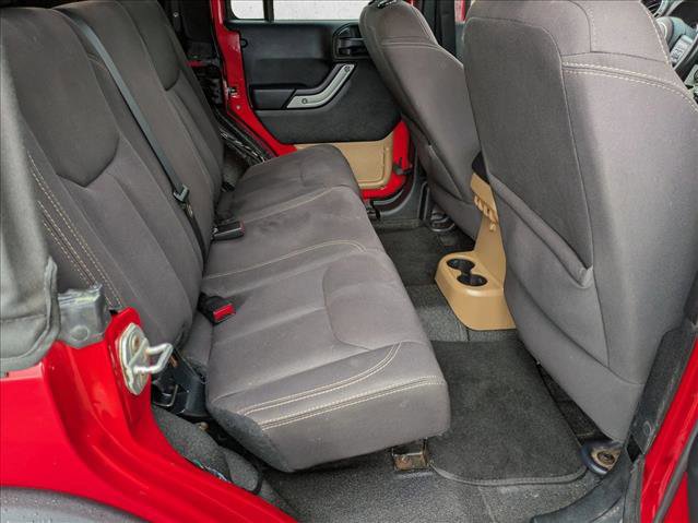 Used 2015 Jeep Wrangler Unlimited Rubicon w/ Max Tow Package image 19