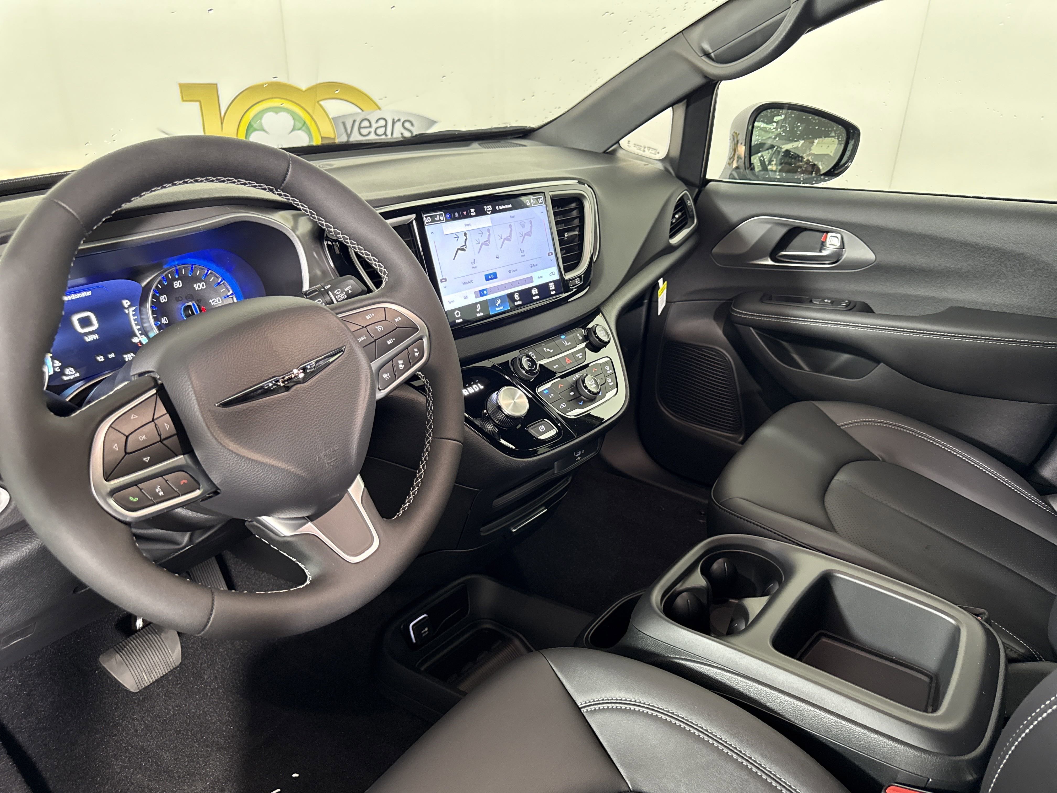 New 2026 Chrysler Voyager LX image 27