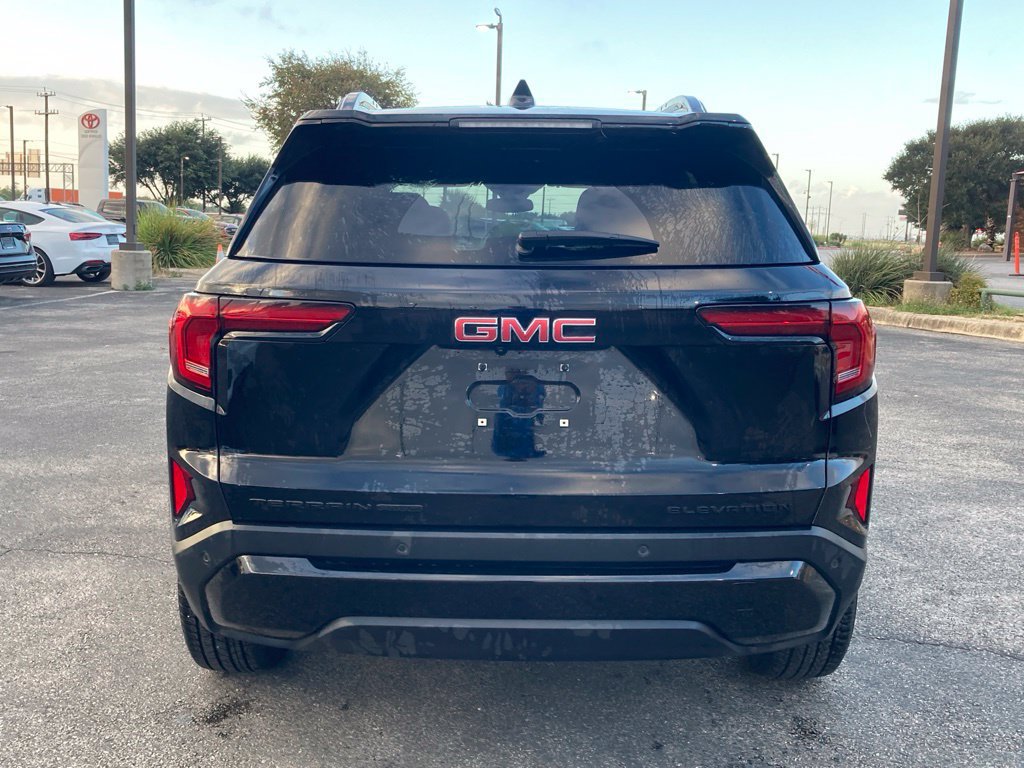 Used 2026 GMC Terrain Elevation w/ Elevation Premium Package AWD/4WD image 6