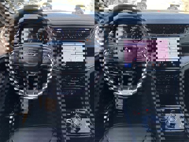 Used 2025 Jeep Grand Cherokee L Limited image 12