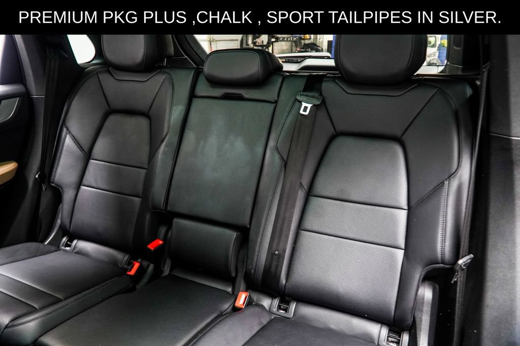 Used 2024 Porsche Cayenne w/ Premium Package Plus (PFM) AWD/4WD image 44