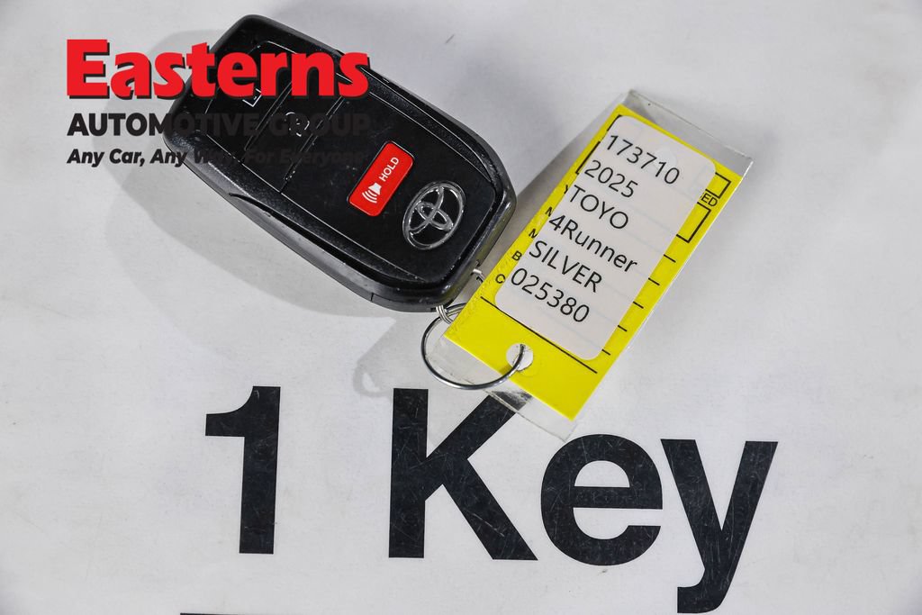 Used 2025 Toyota 4Runner SR5 AWD/4WD image 26