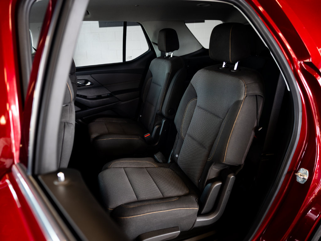 Used 2020 Chevrolet Traverse LT FWD image 12