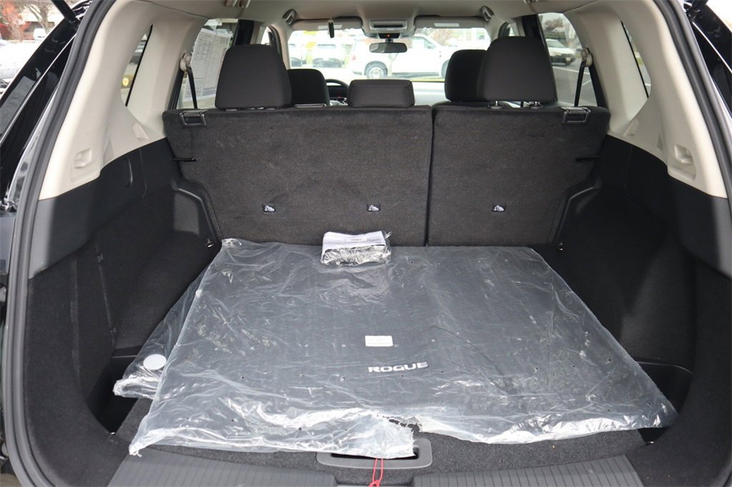 Certified 2025 Nissan Rogue S image 33