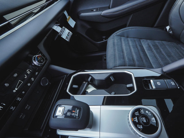 New 2026 Mitsubishi Outlander AWD image 30