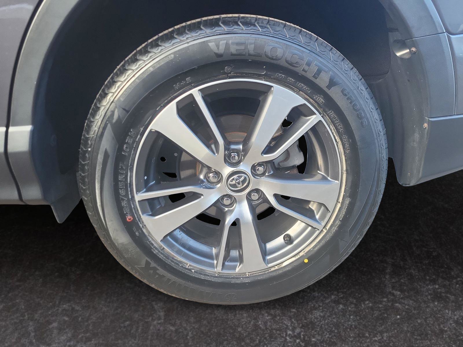 Used 2018 Toyota RAV4 XLE image 27