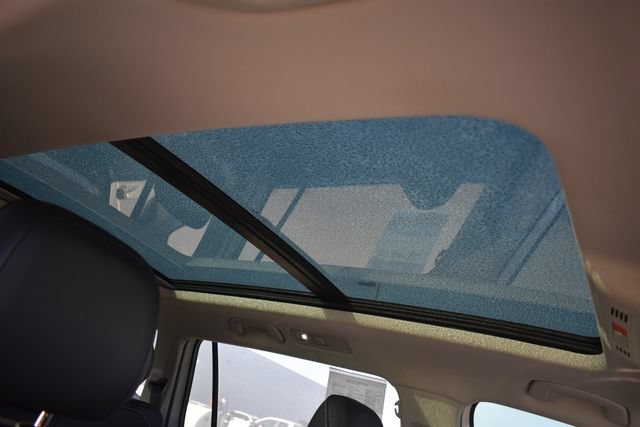 Used 2021 Volkswagen Tiguan SE FWD image 13