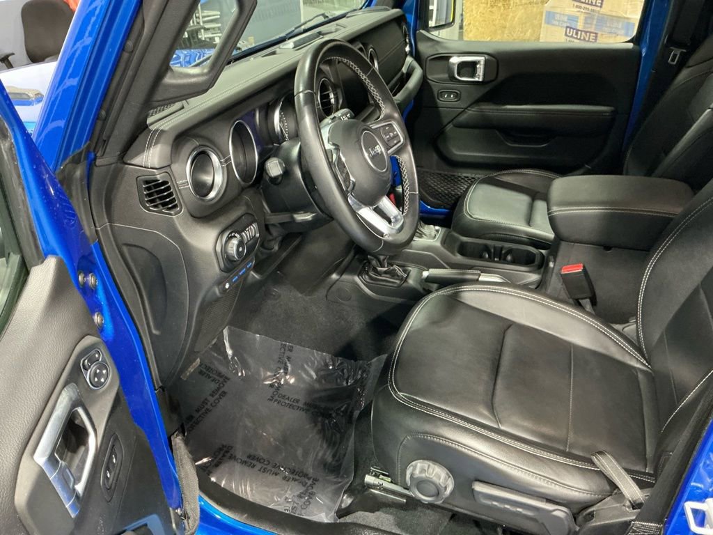 Used 2022 Jeep Wrangler Unlimited Sahara image 2
