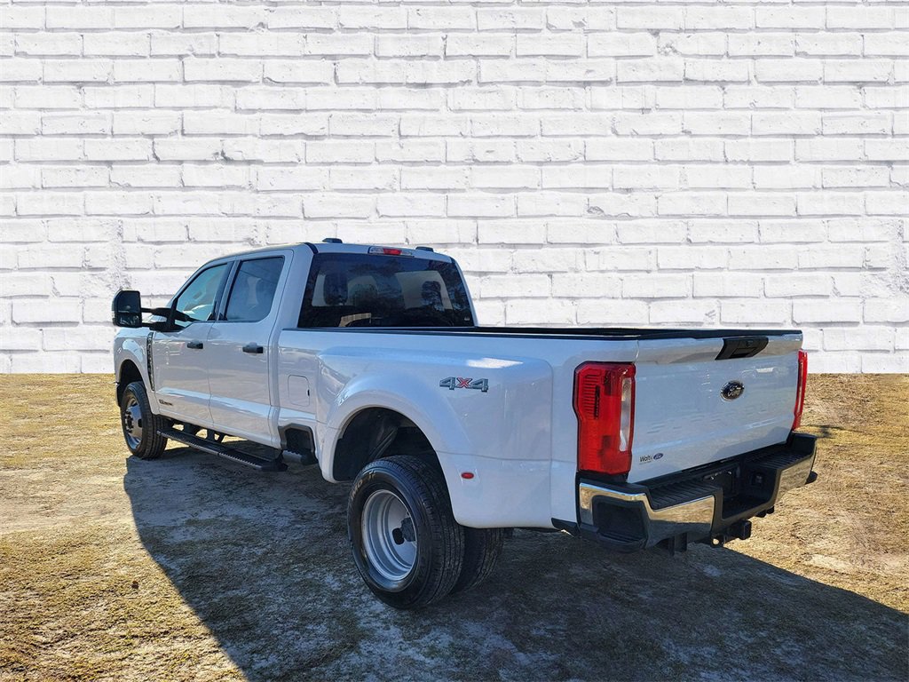 Used 2024 Ford F350 XLT image 3