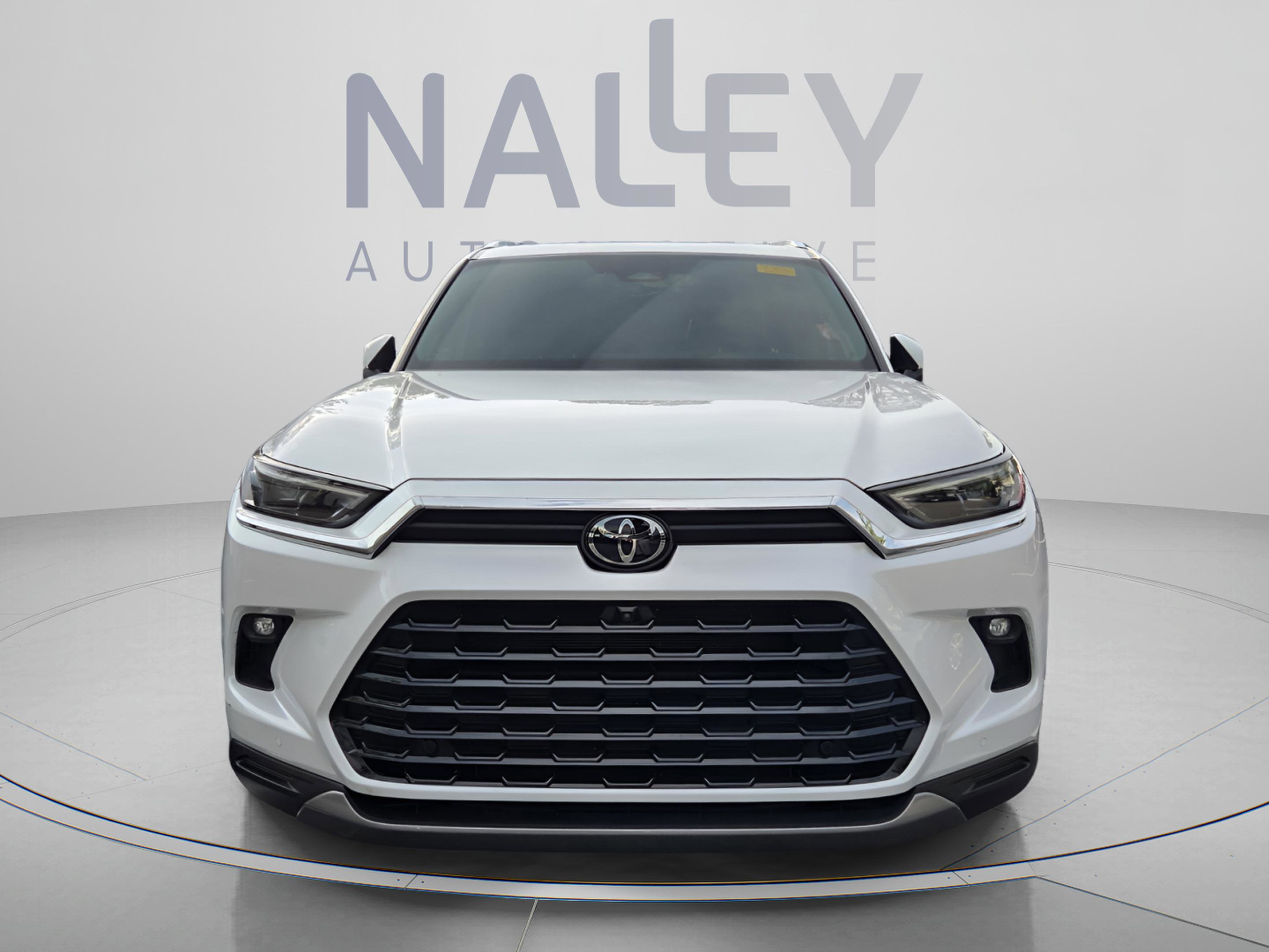 Used 2024 Toyota Grand Highlander FWD image 4