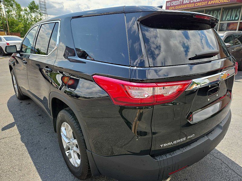 Used 2021 Chevrolet Traverse LS image 3