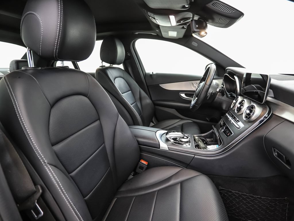 Used 2019 Mercedes-Benz C 300 4MATIC Sedan image 31