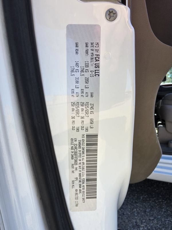Used 2015 Chrysler Town & Country Touring FWD image 34