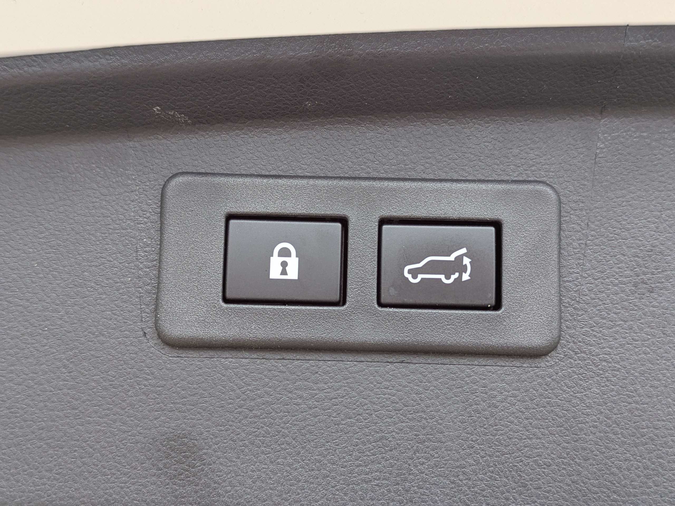 Used 2025 Subaru Outback Premium w/ Popular Package #1A AWD/4WD image 14