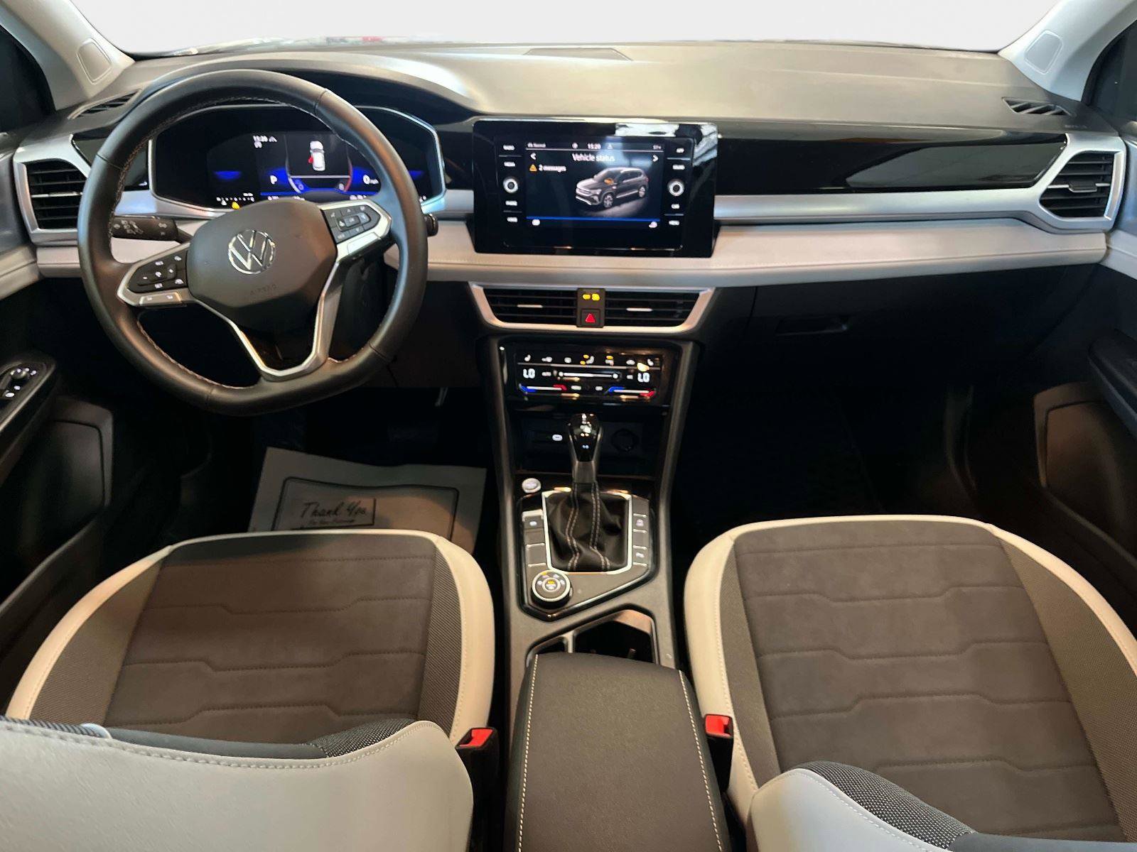 Used 2025 Volkswagen Taos SE image 16