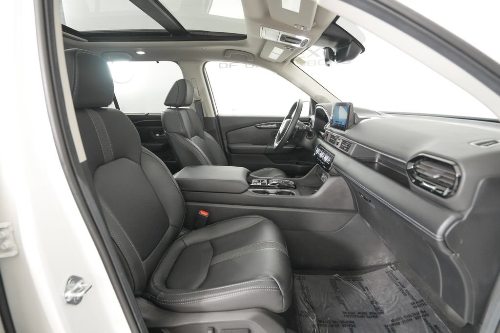 Used 2025 Honda Pilot Touring image 19