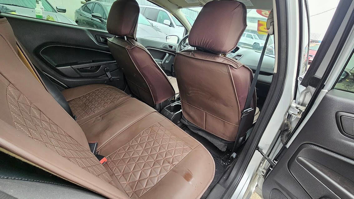 Used 2015 Ford Fiesta S image 21