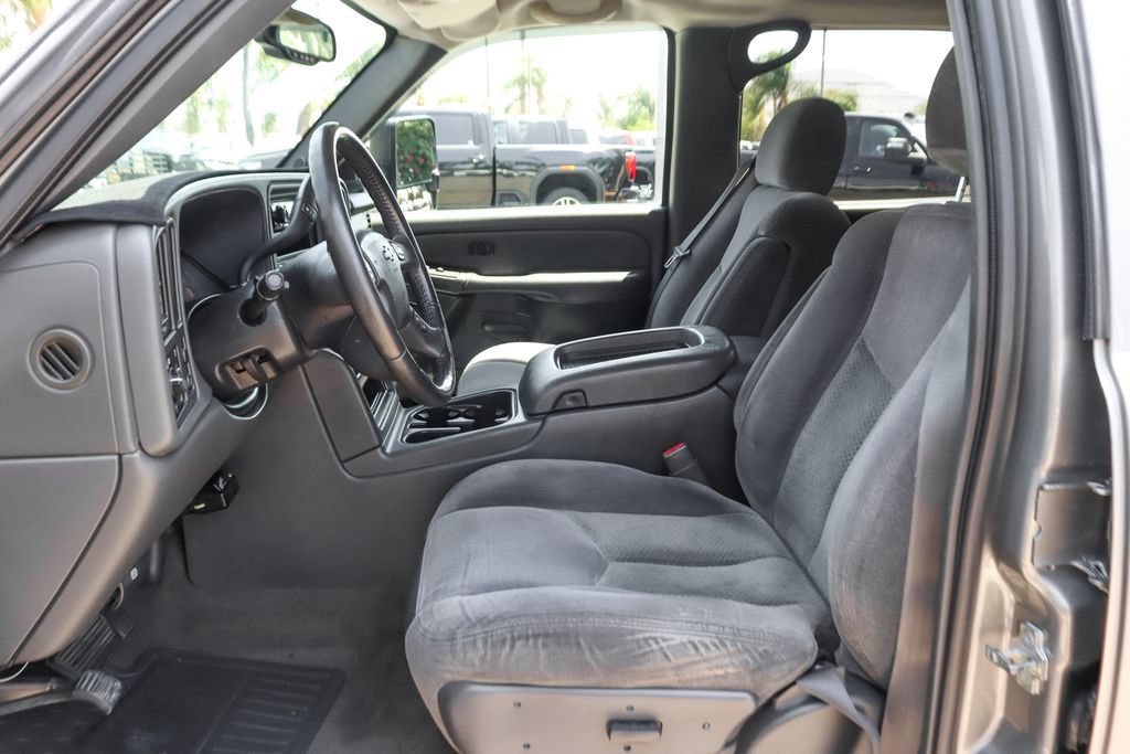 Used 2006 Chevrolet Silverado 3500 LT w/ Heavy-Duty Power Package RWD image 19