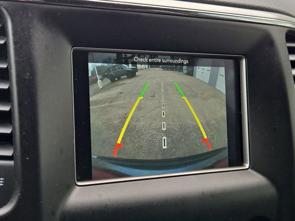 Used 2020 Jeep Grand Cherokee Laredo image 23