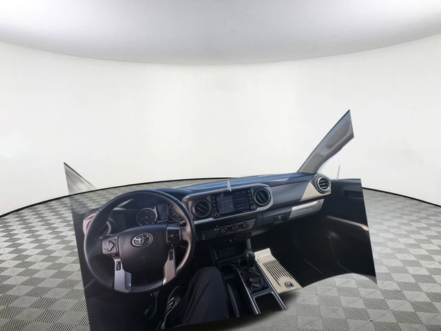 Used 2020 Toyota Tacoma SR5 image 4