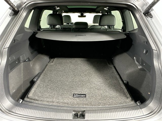 Used 2022 Volkswagen Tiguan SE R-Line image 32