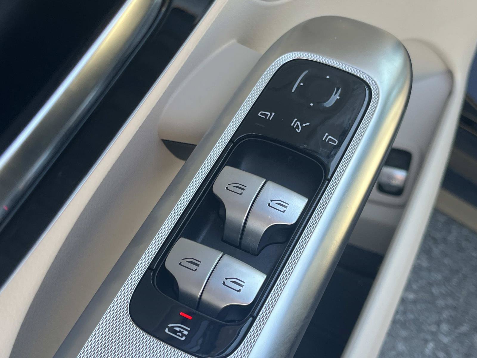 Certified 2025 Mercedes-Benz GLC 350e 4MATIC image 29
