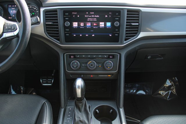 Used 2021 Volkswagen Atlas SE w/ Towing Package image 16