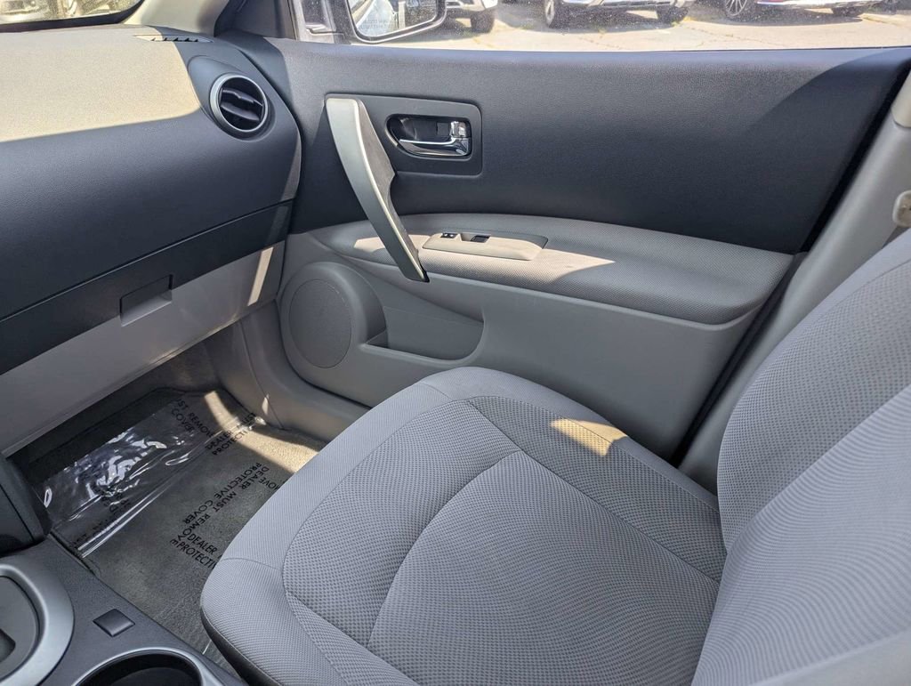 Used 2015 Nissan Rogue S w/ Convenience Package image 17